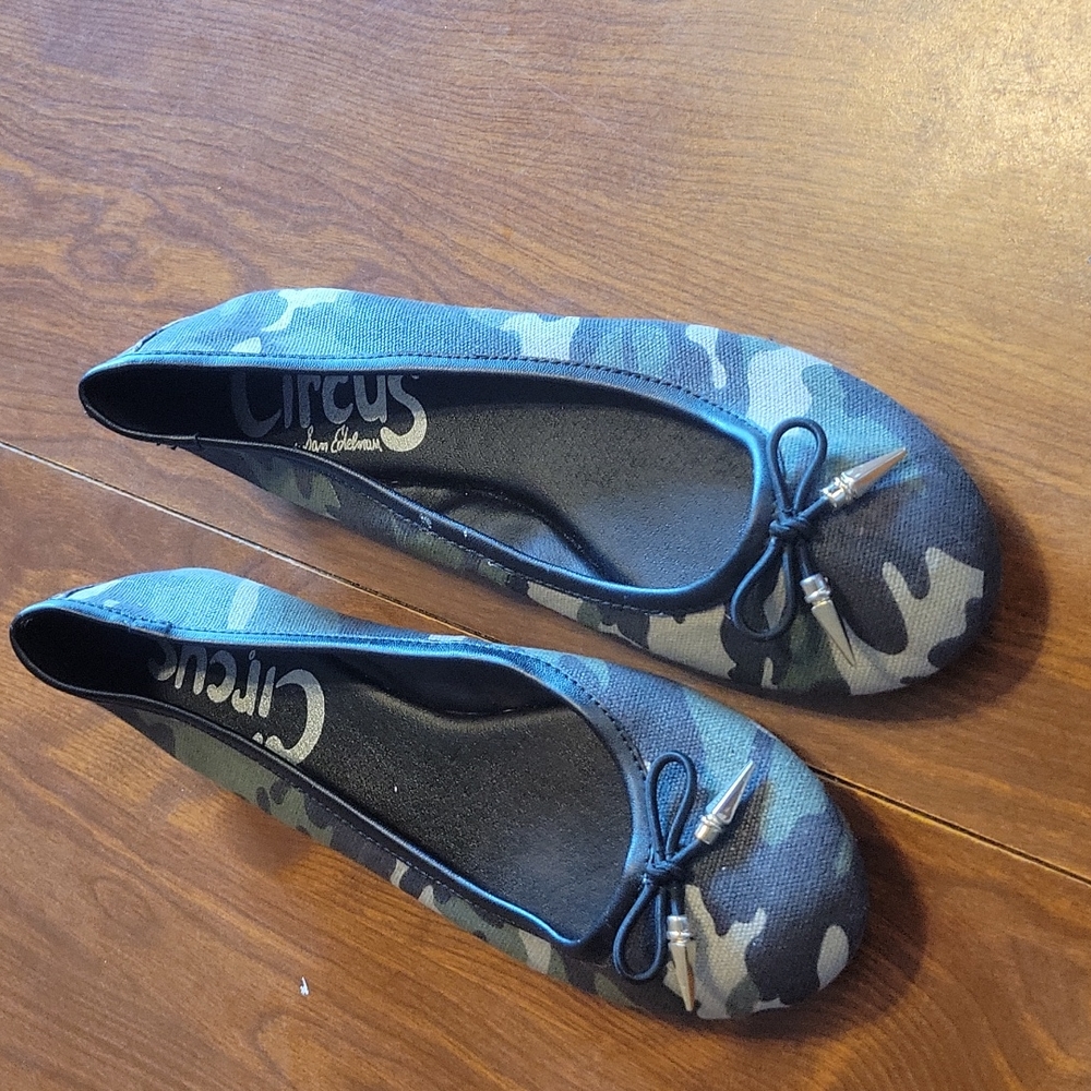 Sam Edelstein cammo ballet flats